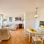 Tanderai Villa