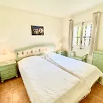 Tanderai Villa